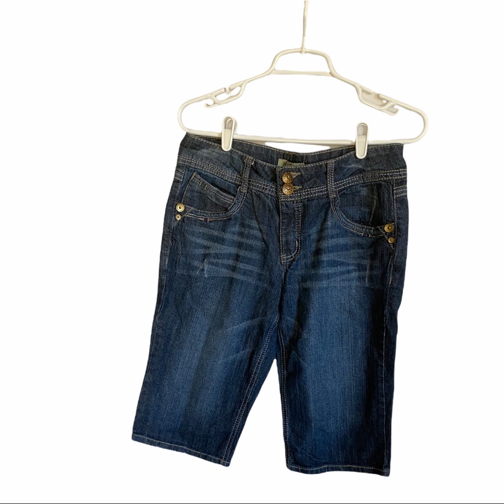 Democracy Bermuda Jean shorts size 6 EUC